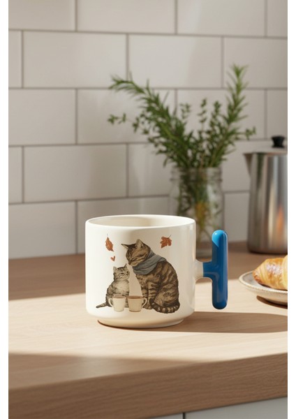 Sonbahar Temalı Sevimli Kedi No:12 Baskılı Mavi Renkli T Kulplu Latte Fincanı Kupa