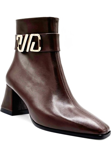Santa Toka Detaylı Topuklu Kadın Bot Kahve