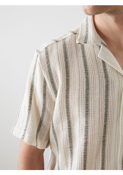 Yeni Sezon Regular Fit Kısa Kollu Çizgili Erkek Gömlek modelleri