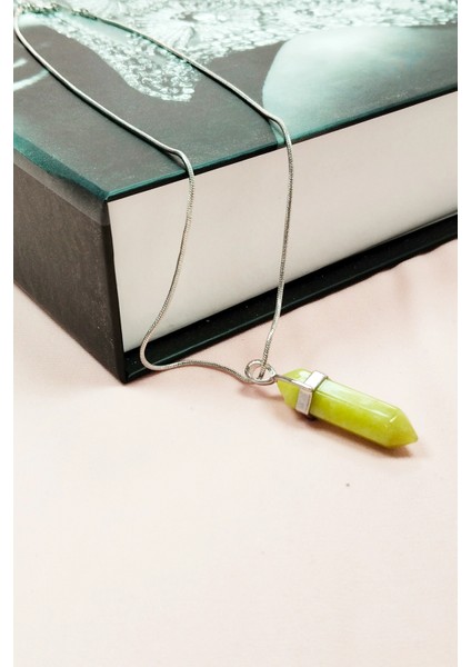 Peridot Doğal Taşı Zincirli El Yapımı Tasarımlı Kolye Uç: 3,5 cm Zincir: 20 cm Kutulu modelleri