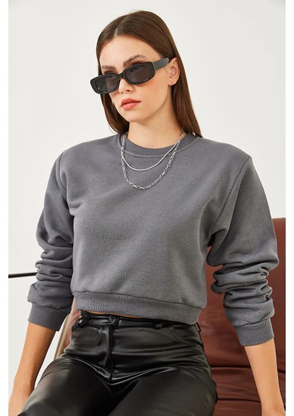 Kadın Bisiklet Yaka 3 Ip Şardonlu Basic Crop Sweatshirt modelleri