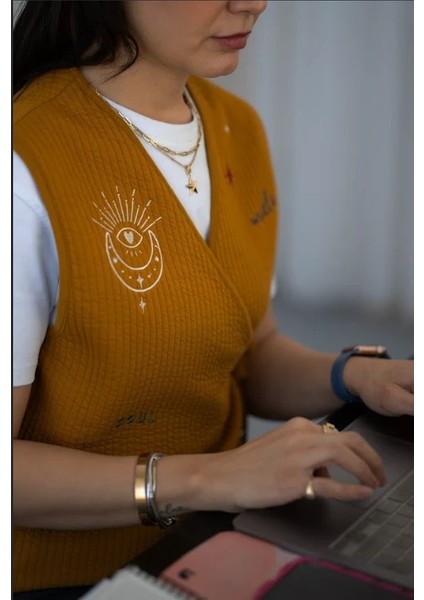 Nakışlı Kruvaze Yelek Yetişkin - Hardal fiyatları