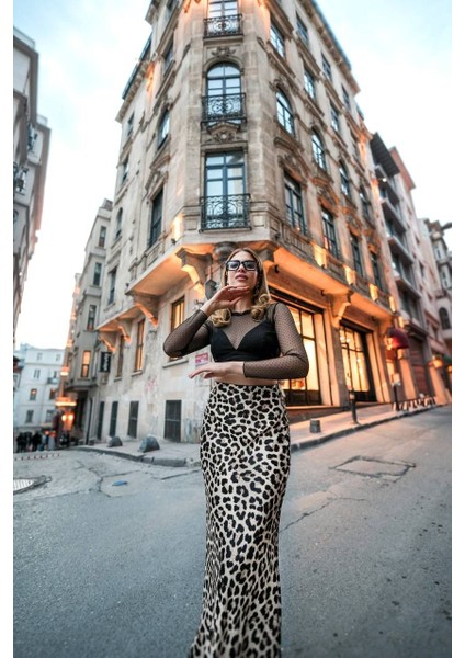 Bej Leopar Desenli Ipek Saten Etek