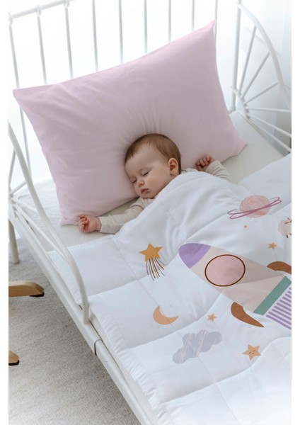 Organik Baskılı Bebek (100X150 Cm) Yorgan Seti - Iconic Serisi - Vintage Uzay fiyatları