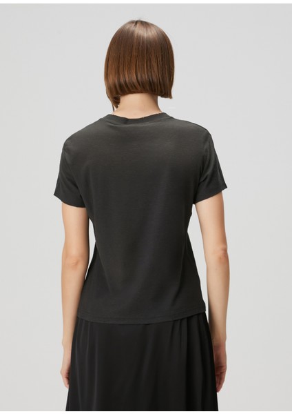 Regular Fit Siyah Logolu T-Shirt fırsatları