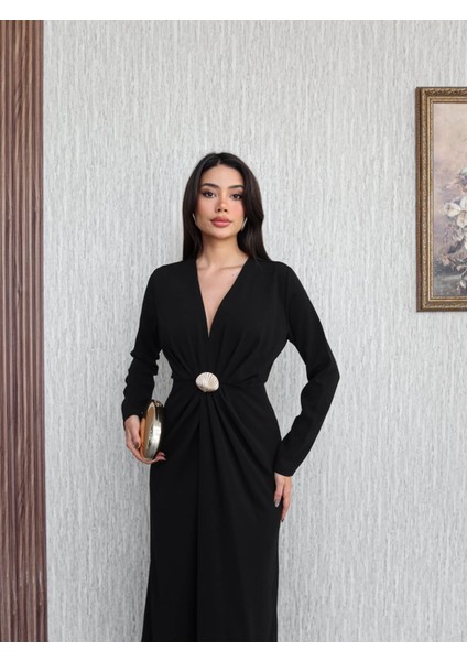 Istiridye Aksesuarlı Uzun Kol Elbise fırsatları