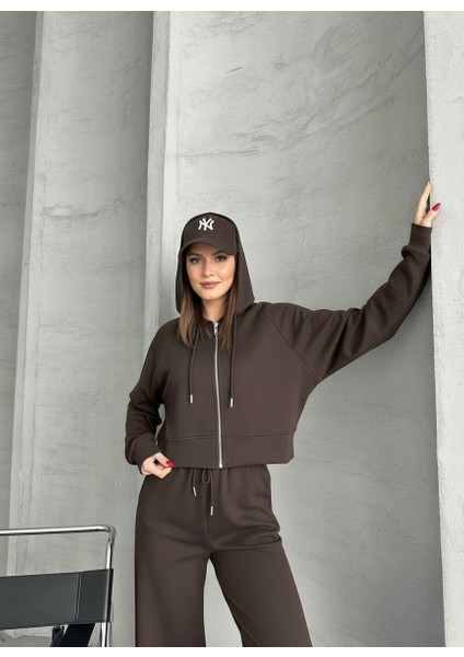 Önü Fermuarlı Kapüşonlu Kahverengi Crop Eşofman Takımı