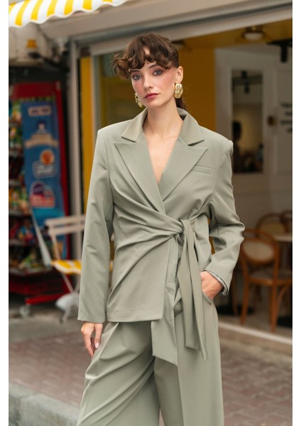 Yandanbağlamalıceket