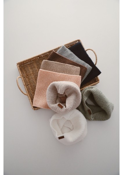 Ponponlu Unisex El Örgüsü Bebek/çocuk Bere-Boyunluk Takımı