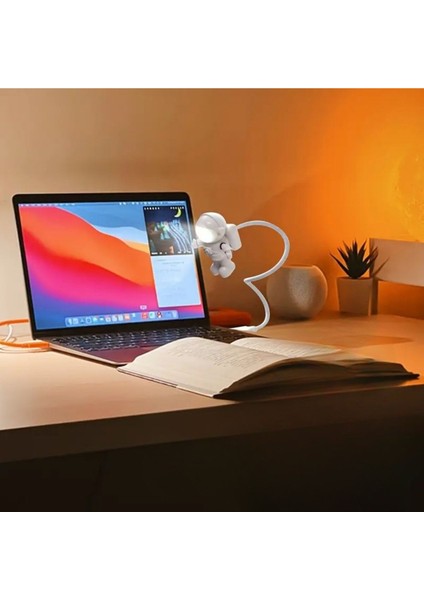 Renkli Astronot Stil USB LED Gece Masa Lambası, Ofis ve Ev Için Harika Hediye