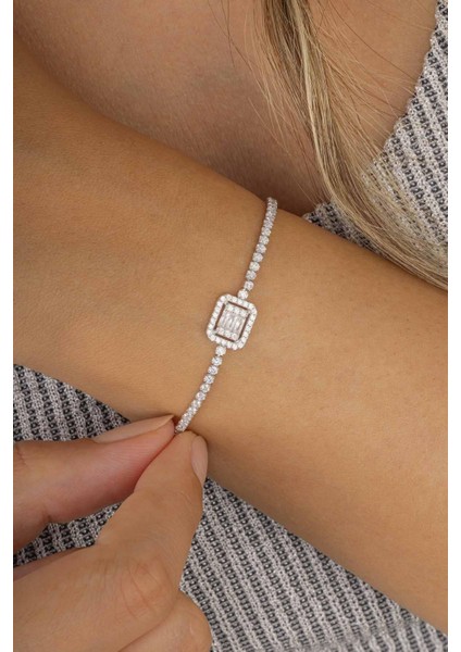 Orta Baget Taşlı Su Yolu Kadın Gümüş Bileklik