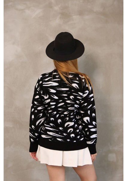 Desenli Neptun Kazak Siyah Beyaz