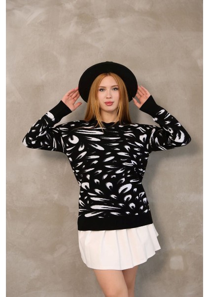 Desenli Neptun Kazak Siyah Beyaz fırsatları