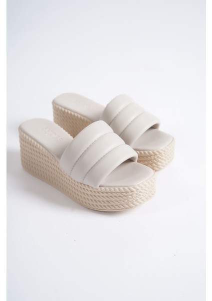 Reına Dolgu Topuklu Ortopedik Taban Hasır Görünümlü Kadın Terlik Ckt - Krem fırsatları