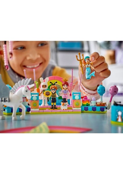 42661 LEGO Friends Kostüm Partisi 261 Parça +6 Yaş indirimleri