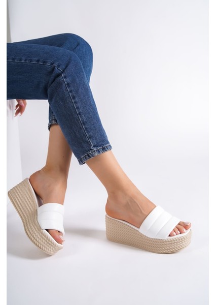 Reına Dolgu Topuklu Ortopedik Taban Hasır Görünümlü Kadın Terlik Ckt - Beyaz fiyatları