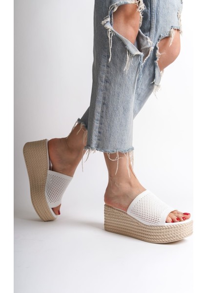 Marla Dolgu Topuklu Ortopedik Taban Hasır Görünümlü Triko Kadın Terlik Tkt - Beyaz fiyatları