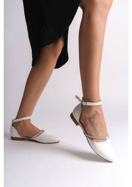 Monıca Tokalı Ortopedik Rahat Taban Taş Detaylı Kadın Babet Ayakkabı Ckt - Beyaz