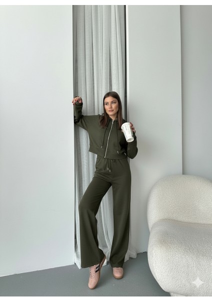 Önü Fermuarlı Kapüşonlu Kahverengi Crop Eşofman Takımı