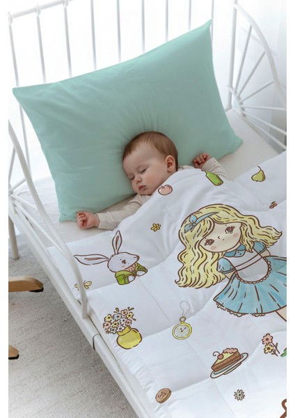 Organik Baskılı Bebek (100X150 Cm) Yorgan Seti - Iconic Serisi - Alice's Party fiyatları