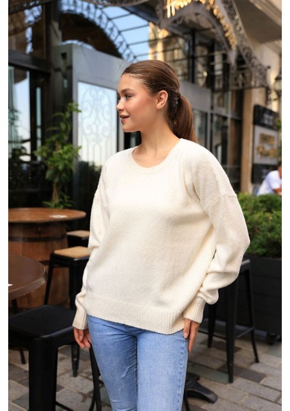 Latmos Düz Triko Kazak- Beyaz