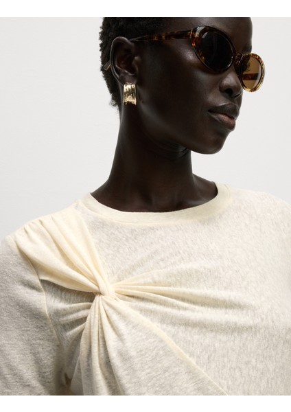 Keten Karışımlı Bisiklet Yaka Burgu Detaylı T-Shirt