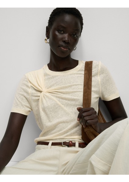 Keten Karışımlı Bisiklet Yaka Burgu Detaylı T-Shirt fırsatları