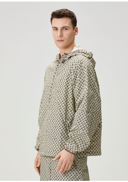 Çok Renkli Monogram Desenli Yağmurluk modelleri