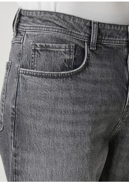 Gri Yıkamalı Tapered Fit Jean Pantolon fırsatları