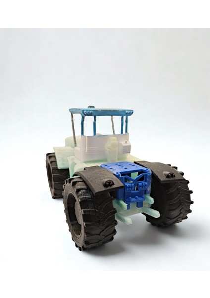 3D Baskı Traktör Modeli – Renkli ve Detaylı Oyuncak Traktör