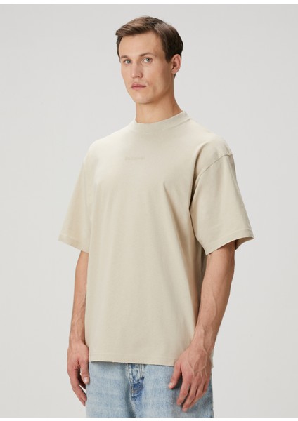 Bej Logo Nakışlı T-Shirt modelleri