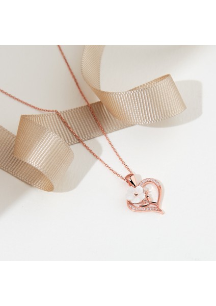 925 Ayar Rose Kaplama Manolya Çiçekli Kalpli Gümüş Kolye