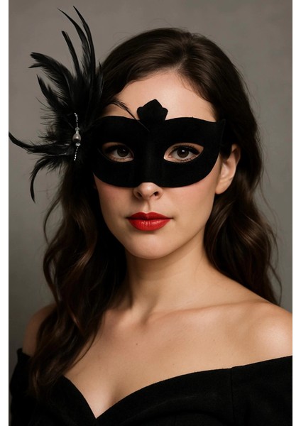 Siyah Renk Yandan Tüylü Süet Kaplama Beyaz Incili Parti Maskesi 18X15 cm
