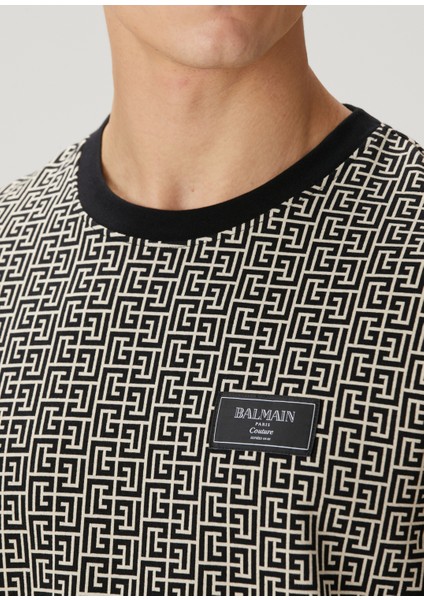 Siyah Beyaz Logo Desenli T-Shirt indirimleri