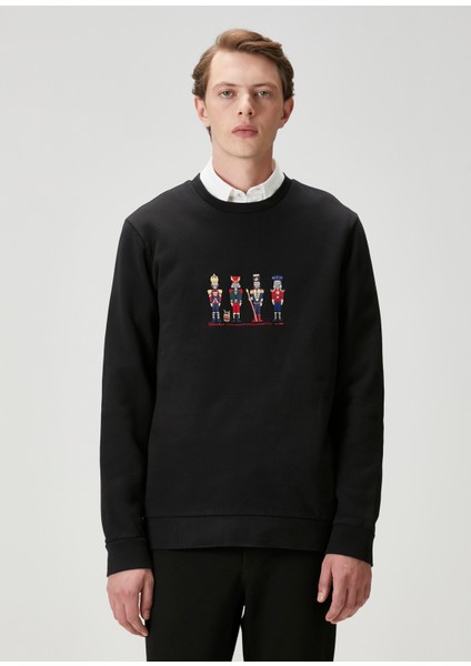 Siyah Figür Nakışlı Sweatshirt