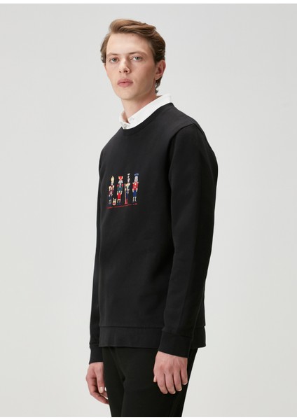 Siyah Figür Nakışlı Sweatshirt fırsatları