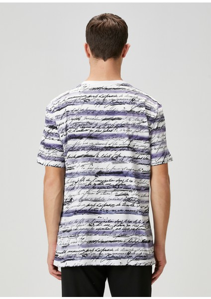 Lacivert Beyaz Yazı Baskılı T-Shirt fırsatları