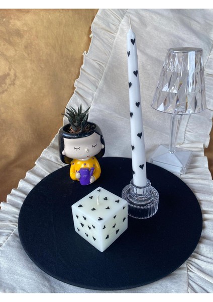 2li Set Kalpli Şamdan Mumu ve Küp Mum Kalp Desenli El Çizimi Beyaz Mum