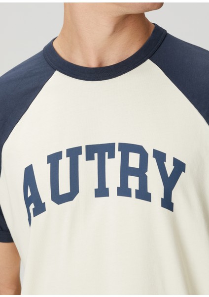 Beyaz Logo Baskılı T-Shirt indirimleri