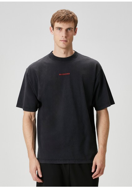 Medium Fit Siyah Logo Nakışlı T-Shirt modelleri