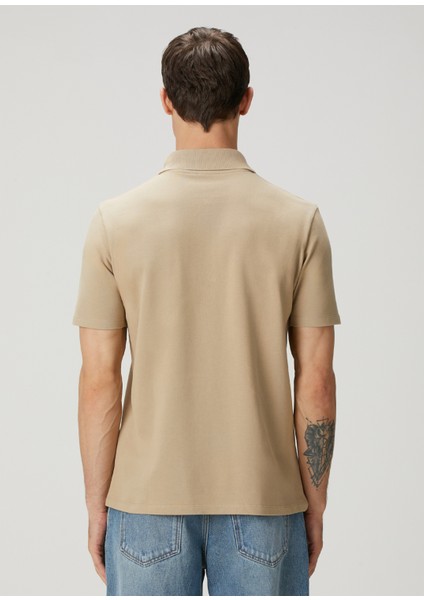 Bej Polo Yaka Logo Nakışlı T-Shirt fırsatları