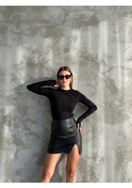 Bisiklet Yaka Parmak Geçmeli Body