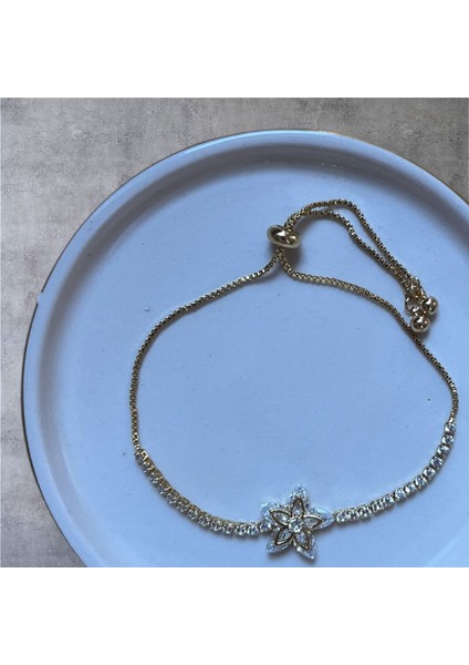 Çelik Bileklik Gold Bileklik Altın Renk Çiçekli Taş Detaylı Kadın Bileklik Taşlı Bileklik Çiçek Detaylı Kadın Bileklik, Altın Renk Çelik Takı Aksesuar Bileklik Kadın Bileklik