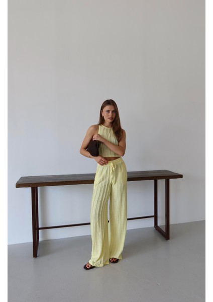 Dalga Dokulu Askılı Crop ve Beli Bağcıklı Pantolon Takım modelleri