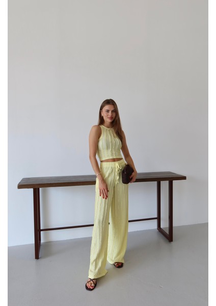 Dalga Dokulu Askılı Crop ve Beli Bağcıklı Pantolon Takım fırsatları