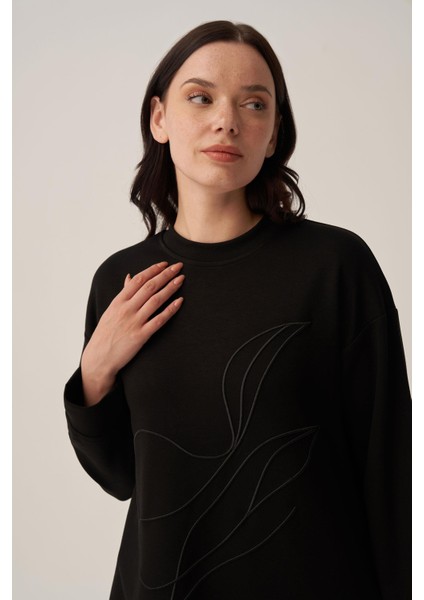 Siyah-Yumuşak Dokulu Nakışlı Sweatshirt fırsatları
