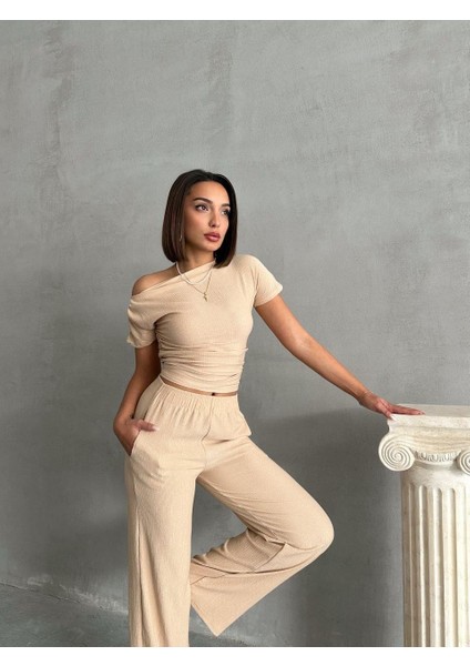 Tek Omuz Crop ve Bol Paça Pantolon Takım modelleri