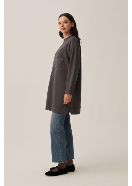 Antrasit-Yumuşak Dokulu Nakışlı Sweatshirt fiyatları