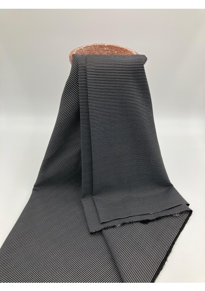 Poliviskon Çelik Örme Kumaş – Likralı Yapısıyla Konforlu Tasarımlar Için