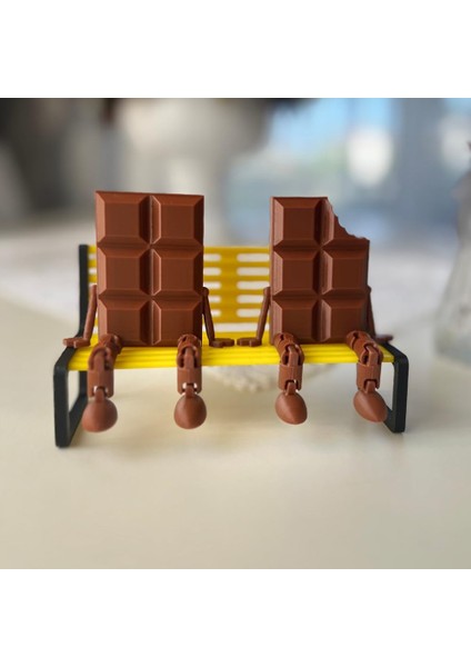 Çikolata Barı Dekoratif Figür Seti - Isırılmış ve Bütün - Masaüstü Süs (Her Biri 5.7 x 6.3 cm